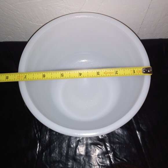Vintage General Electric (GE) White Ribbed Milk Glass Mixing Bowl - Picture 4 of 8